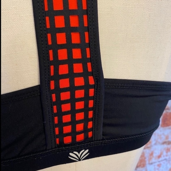 Forever21 Black Racerback Sports Bra Padded Red Lattice Back Large - Picture 4 of 6